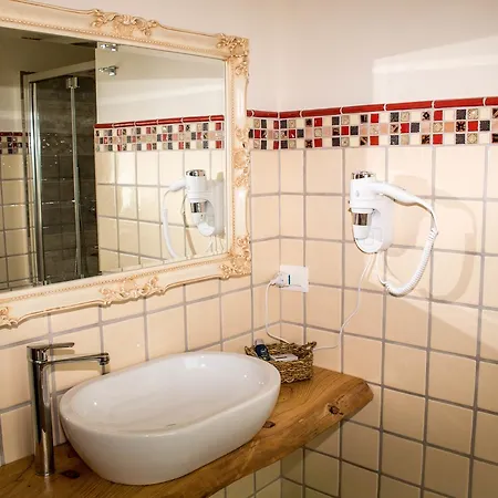 Bed & Breakfast Geolja 3*